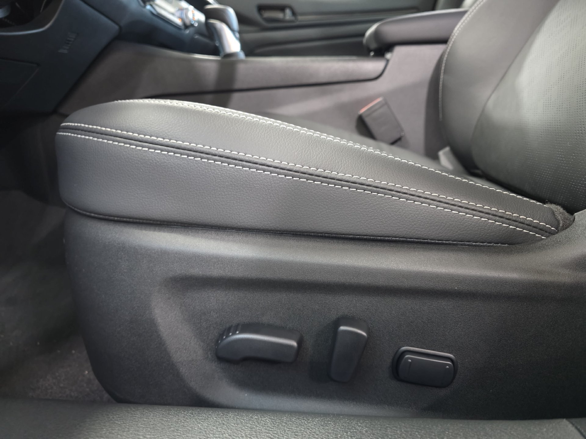 New 2027 Nissan Altima 2.5 SV FWD image 28