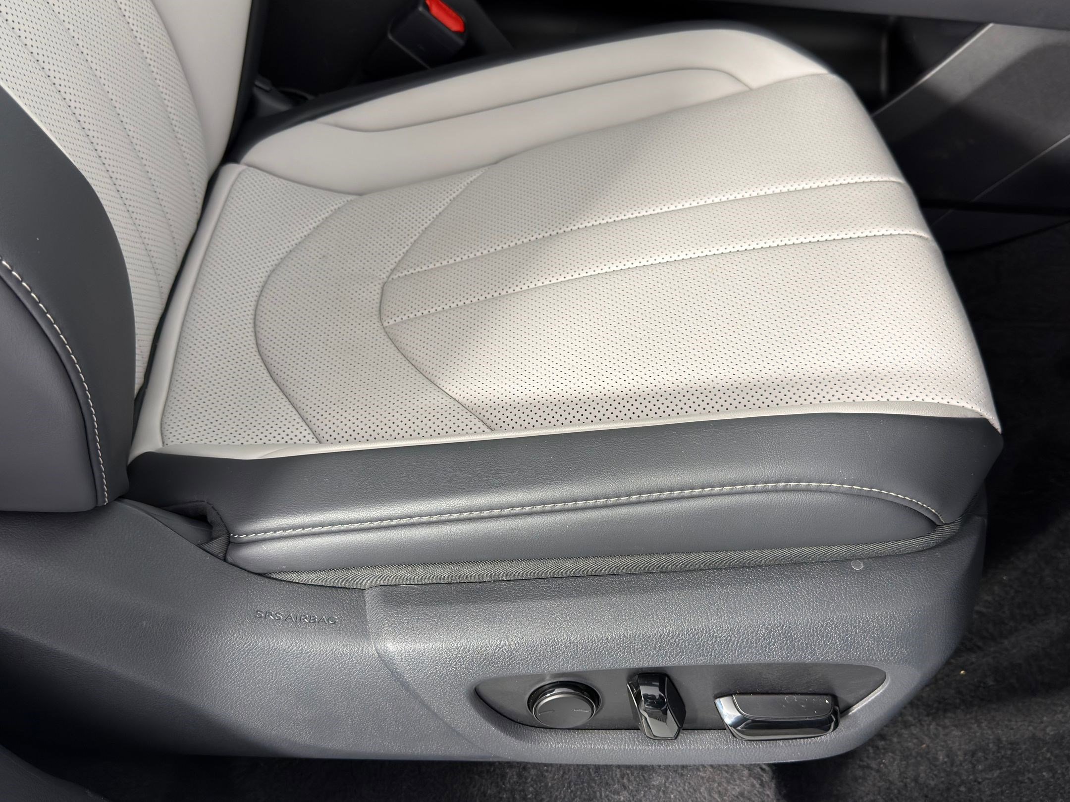 Used 2025 Lexus TX 500h TX 500h F SPORT Premium image 11