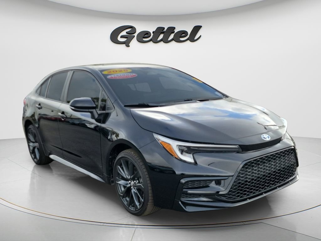 Used 2025 Toyota Corolla SE image 10
