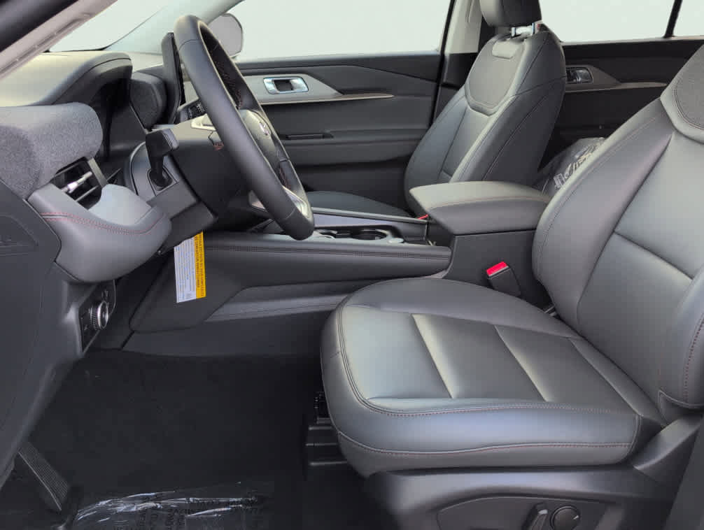 New 2025 Ford Explorer Active w/ Active Comfort Package image 9