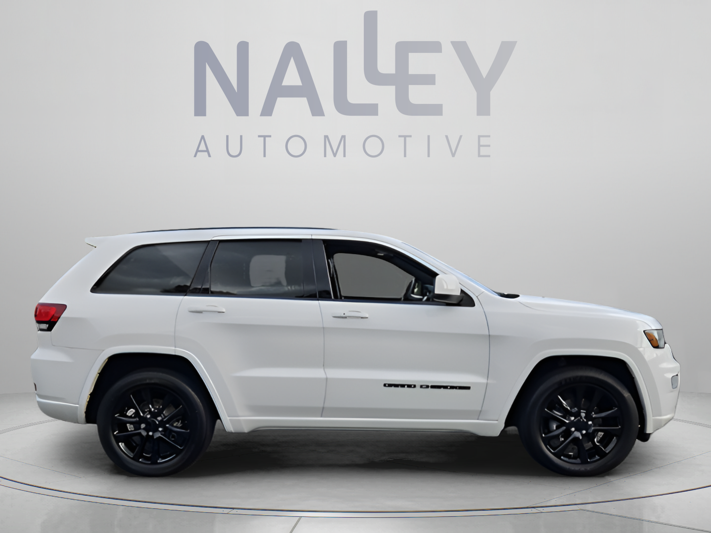 Used 2020 Jeep Grand Cherokee Altitude RWD image 6
