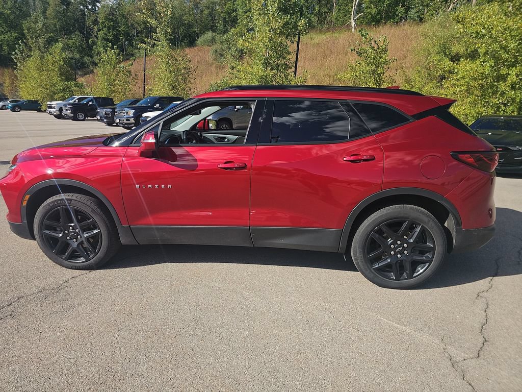 Used 2023 Chevrolet Blazer LT AWD/4WD image 9