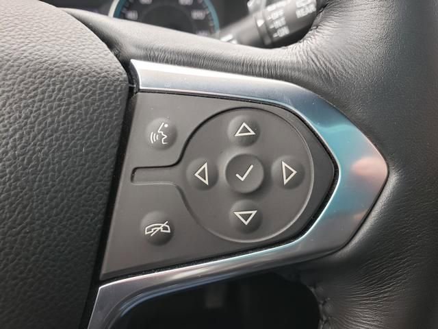 Used 2022 Chevrolet Traverse LT image 25