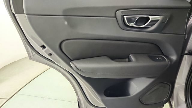 New 2026 Volvo XC60 B5 Plus w/ Climate Package PRO AWD/4WD image 27