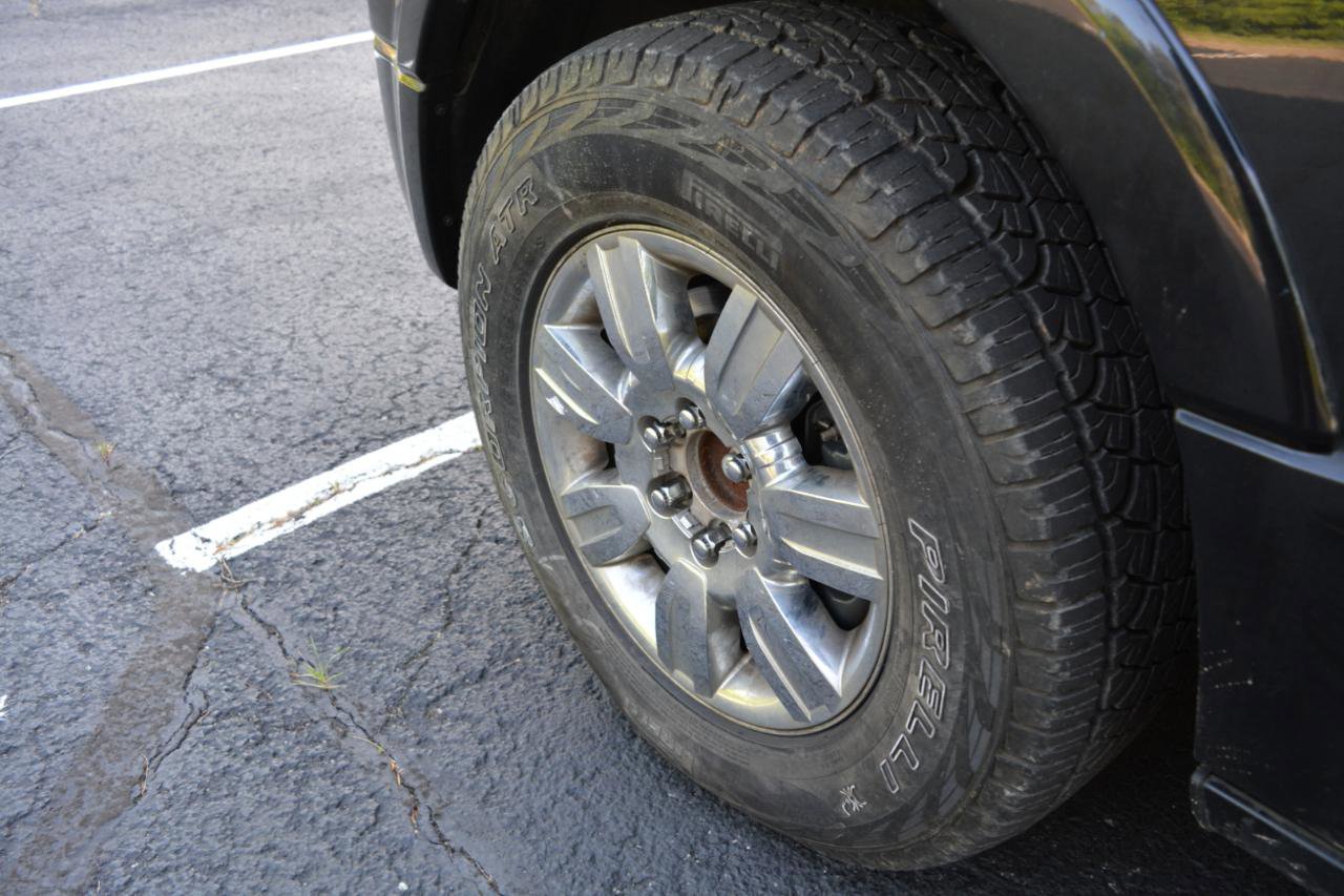 Used 2015 Ford Expedition Limited w/ Equipment Group 301A AWD/4WD image 8