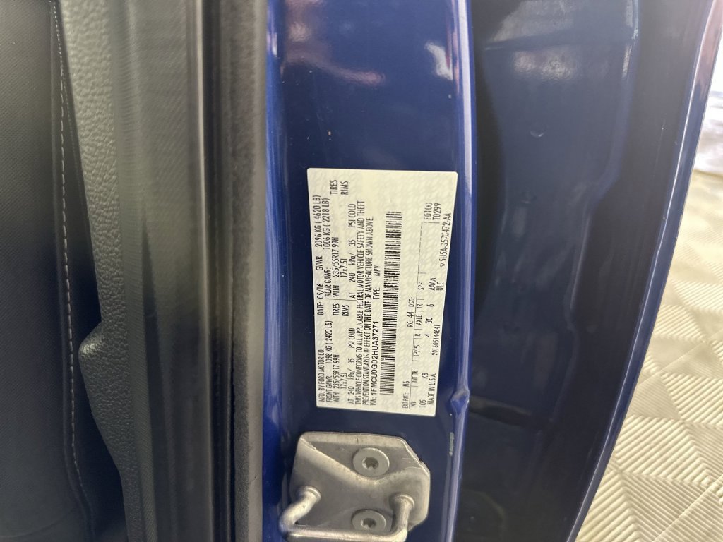 Used 2017 Ford Escape SE w/ SE Cold Weather Package FWD image 32