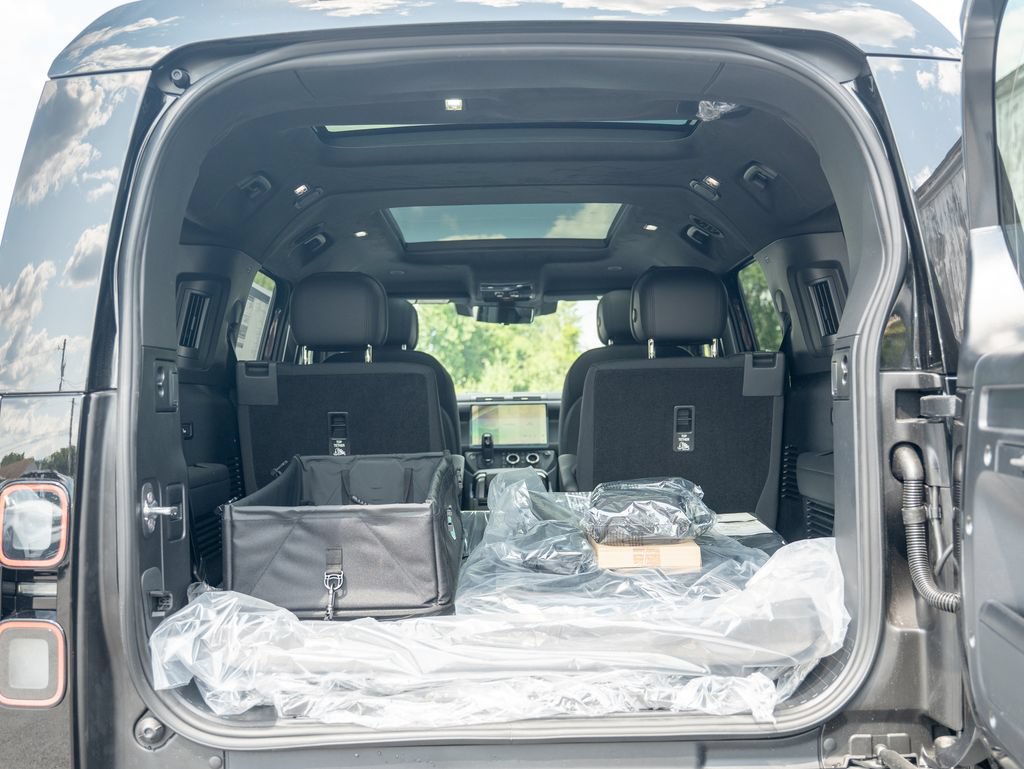 New 2026 Land Rover Defender 130 V8 AWD/4WD image 25