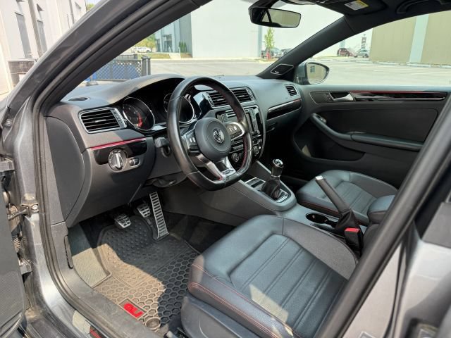 Used 2017 Volkswagen Jetta GLI FWD image 13