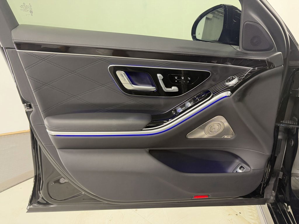 Used 2024 Mercedes-Benz S 63 AMG S w/ Carbon Fiber Exterior Package image 6