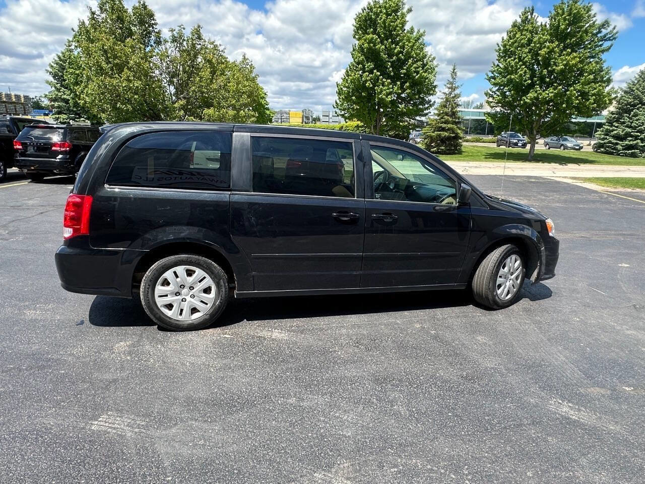 Used 2014 Dodge Grand Caravan SE w/ Quick Order Package 29E SE FWD image 8