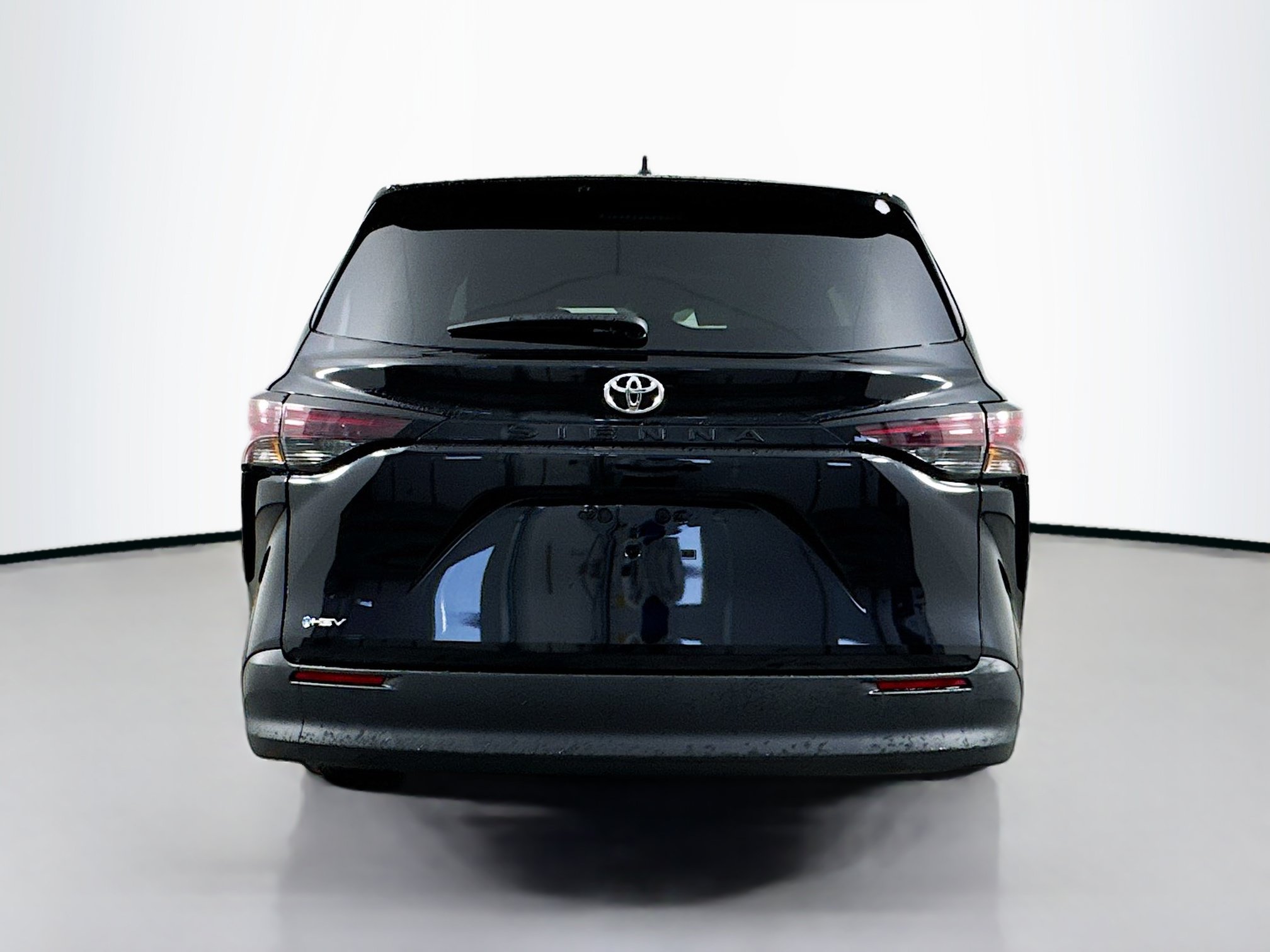 Certified 2026 Toyota Sienna LE FWD image 6
