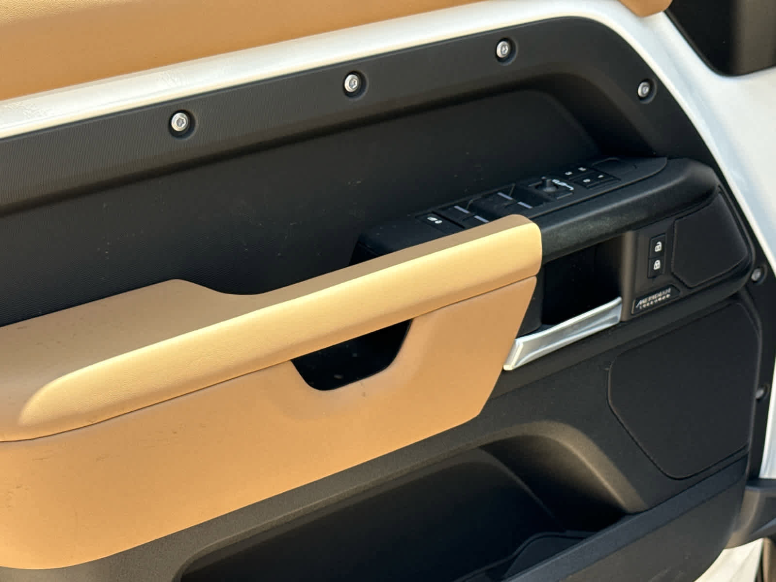 New 2025 Land Rover Defender 110 V8 image 15