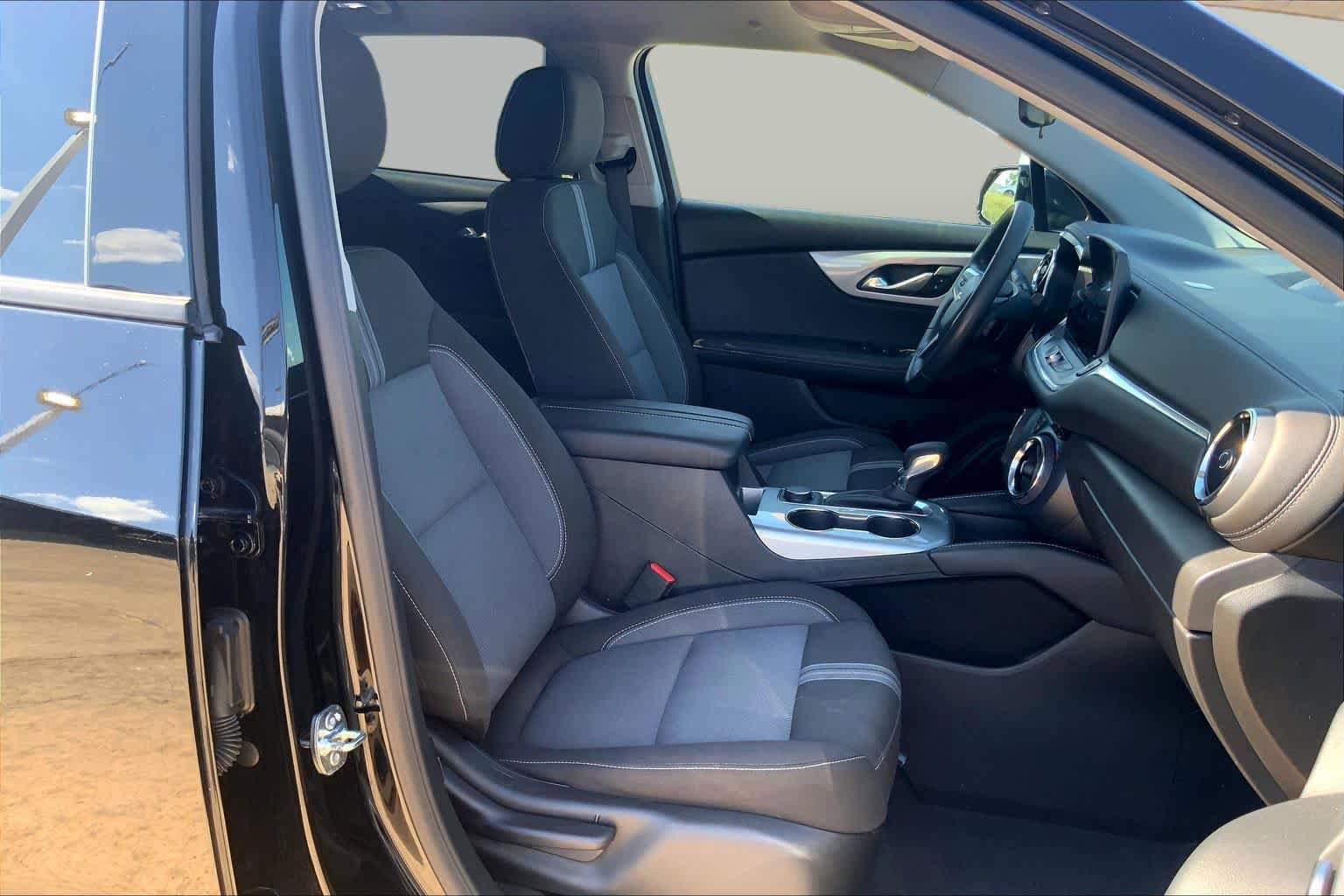 Used 2025 Chevrolet Blazer LT AWD/4WD image 9