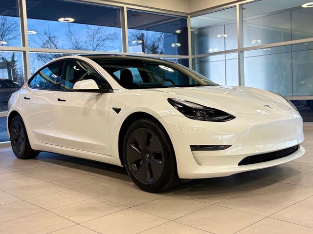 Used 2023 Tesla Model 3 Standard Range image 4