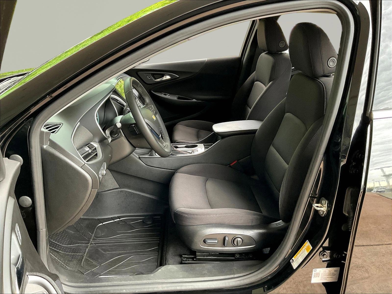 Used 2024 Chevrolet Malibu RS FWD image 19