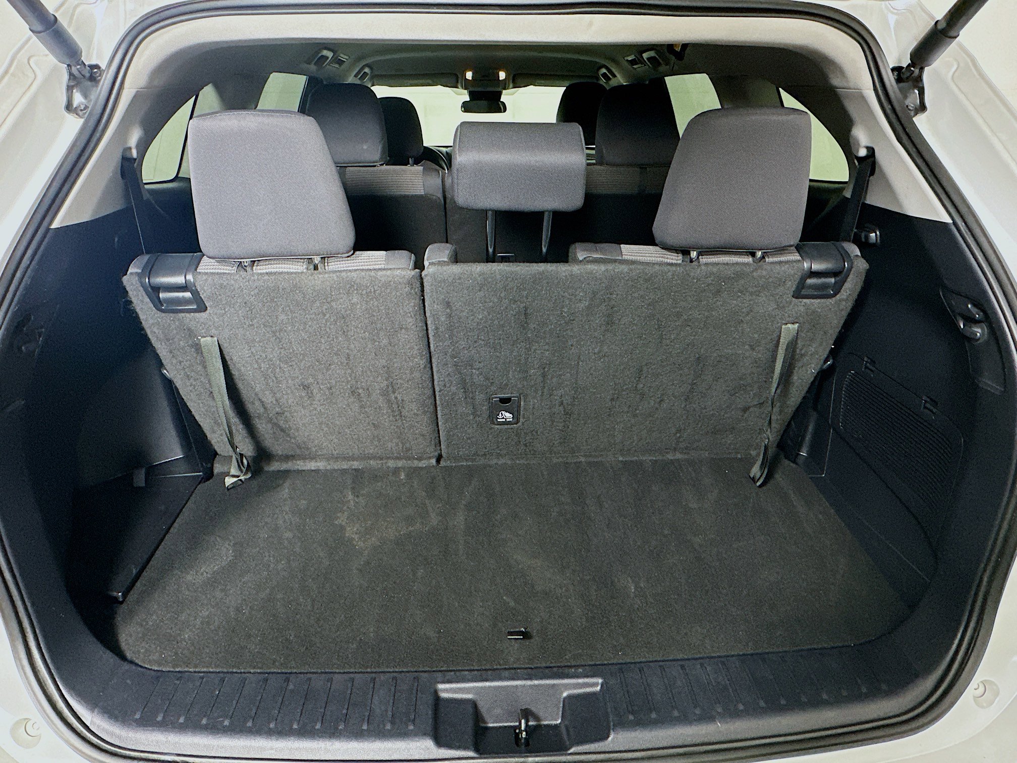 Used 2024 Toyota Highlander LE image 29