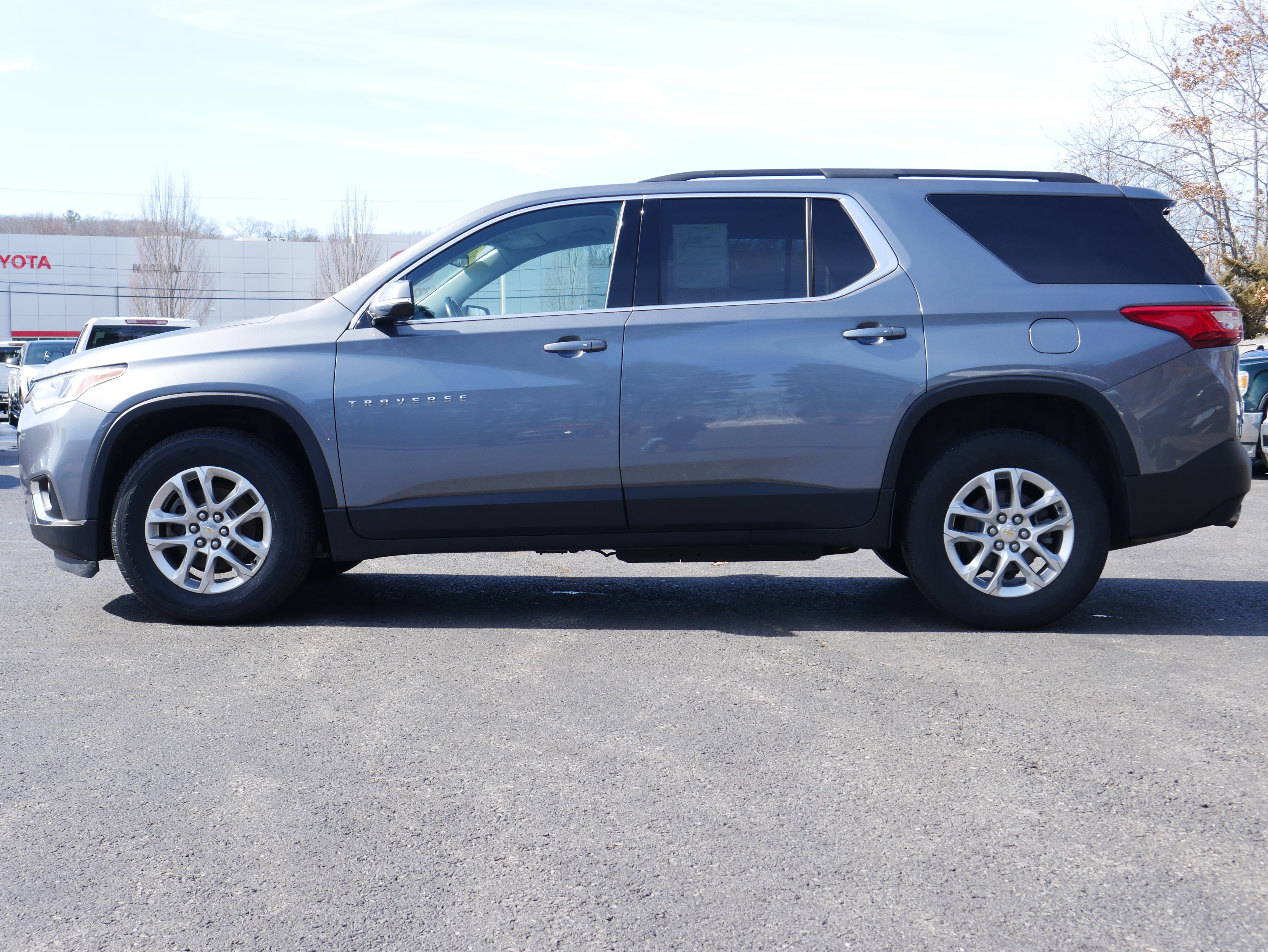 Certified 2020 Chevrolet Traverse LT w/ Driver Confidence II Package AWD/4WD image 3