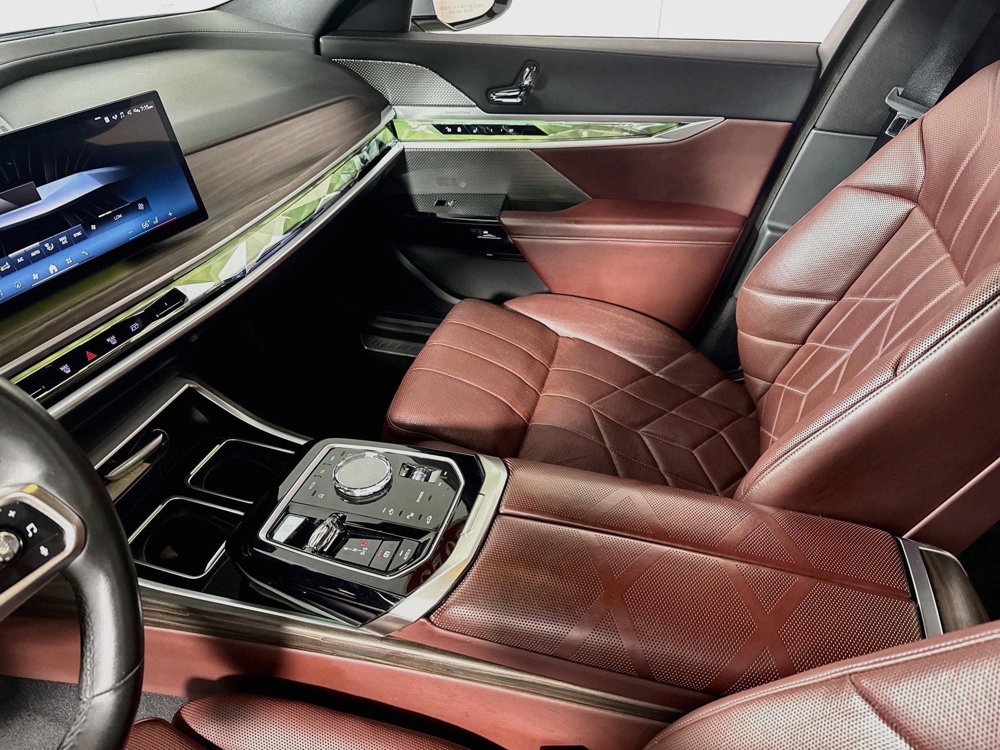 Used 2023 BMW 760i xDrive AWD/4WD image 26