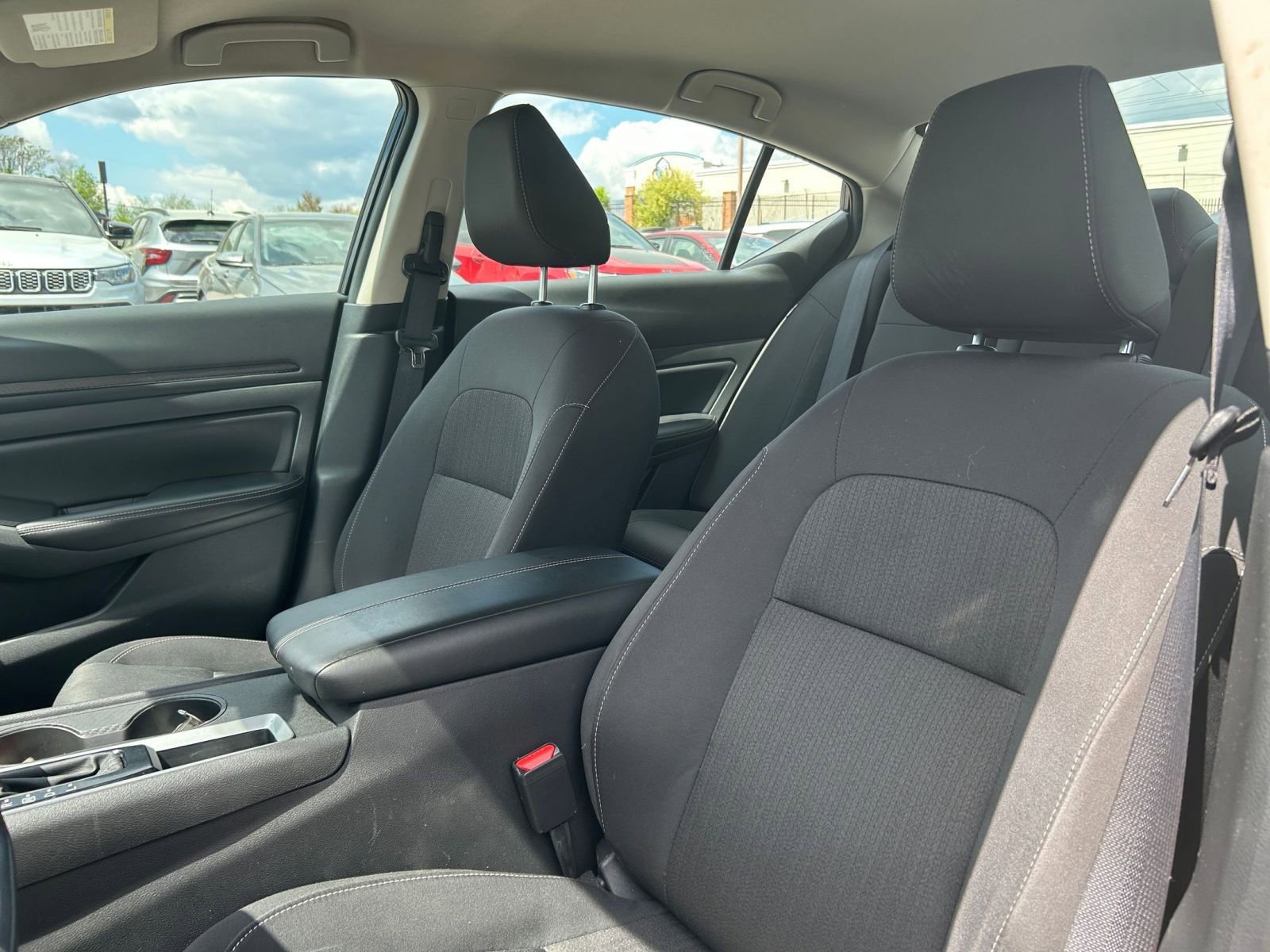Used 2025 Nissan Altima 2.5 SV image 31