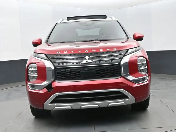 Used 2024 Mitsubishi Outlander SEL image 3