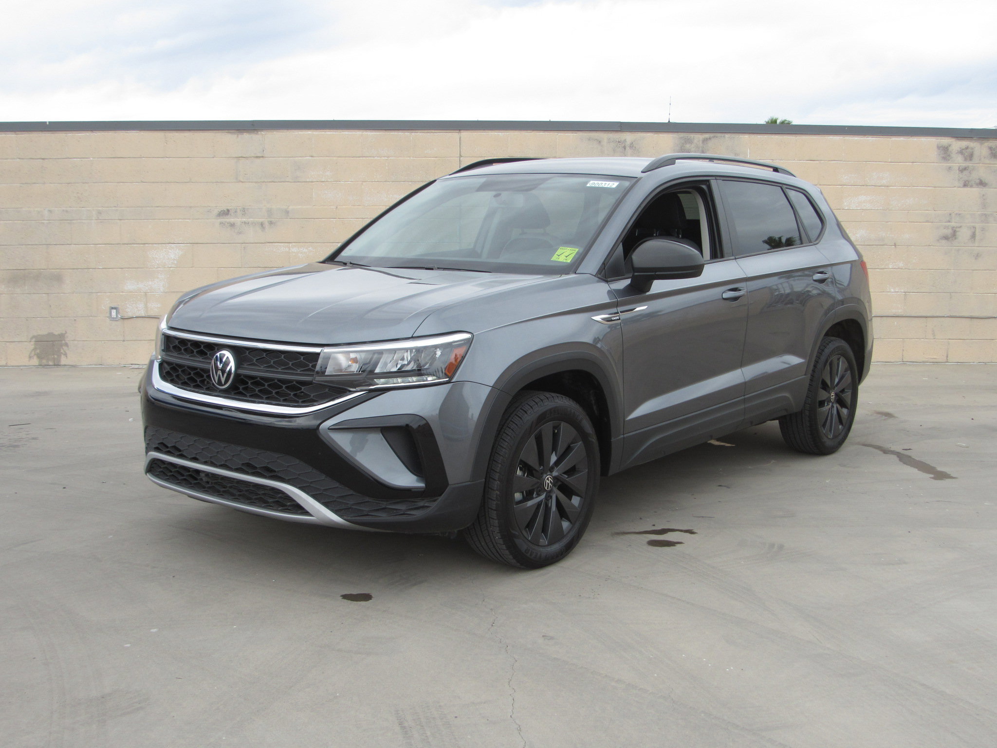 Used 2022 Volkswagen Taos S image 1