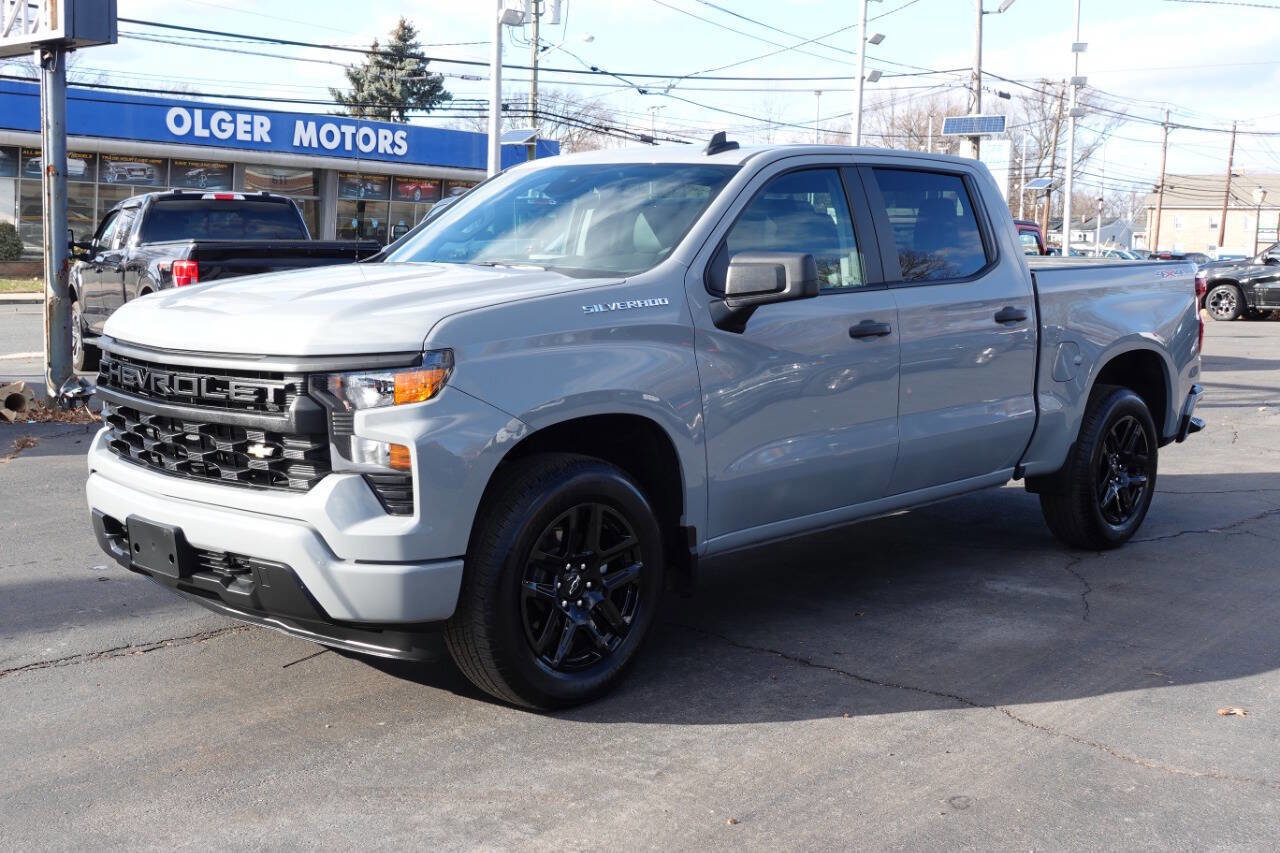 Used 2024 Chevrolet Silverado 1500 Custom AWD/4WD image 2