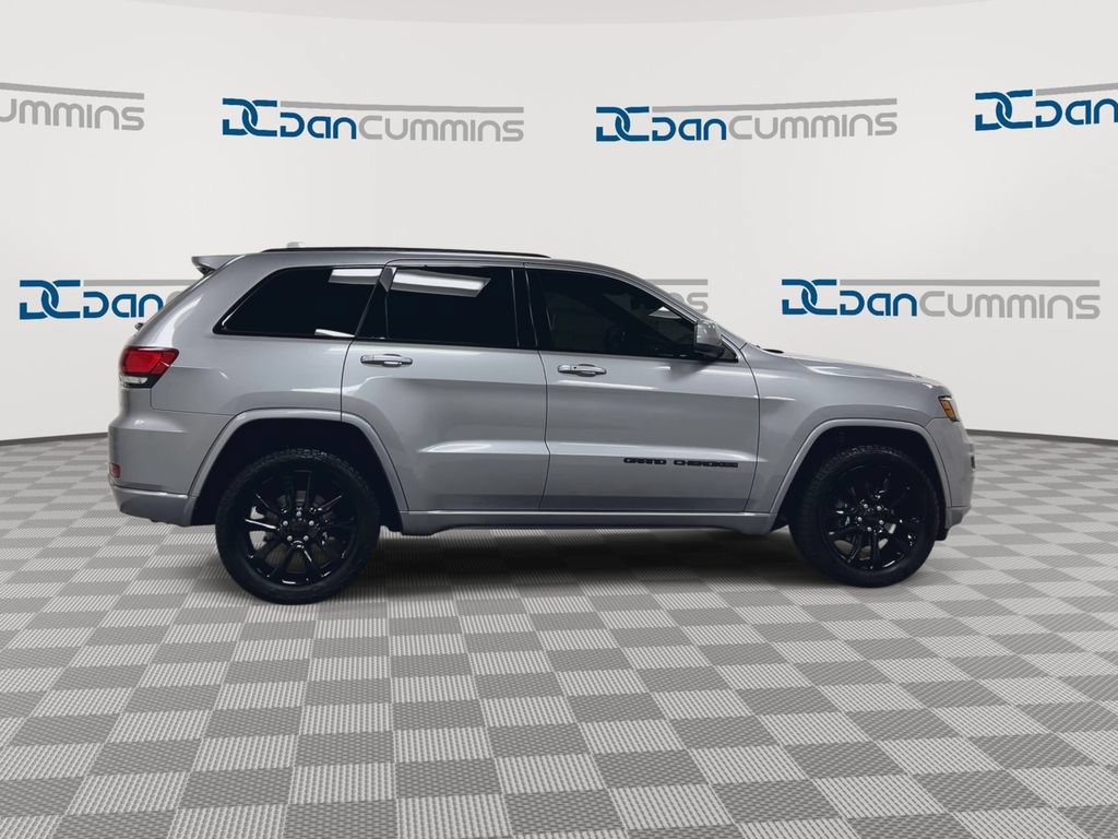 Used 2020 Jeep Grand Cherokee Altitude AWD/4WD image 9
