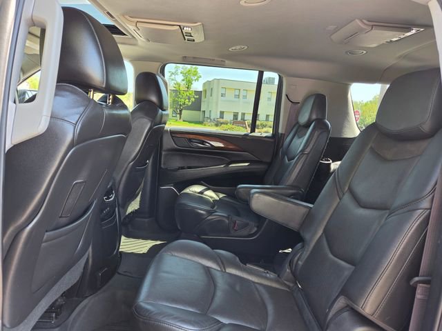 Used 2017 Cadillac Escalade ESV Premium Luxury AWD/4WD image 17