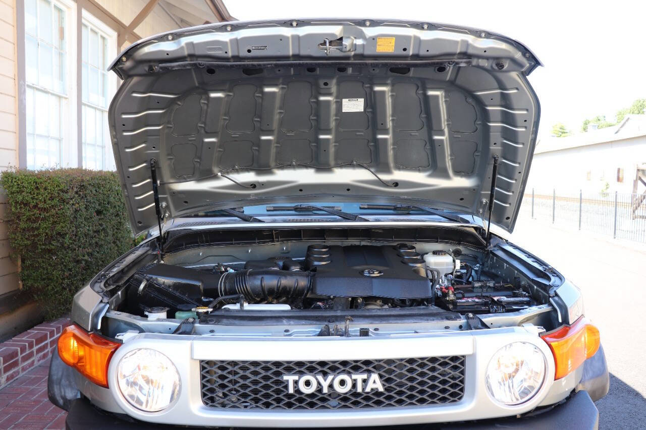 Used 2010 Toyota FJ Cruiser 4WD image 11