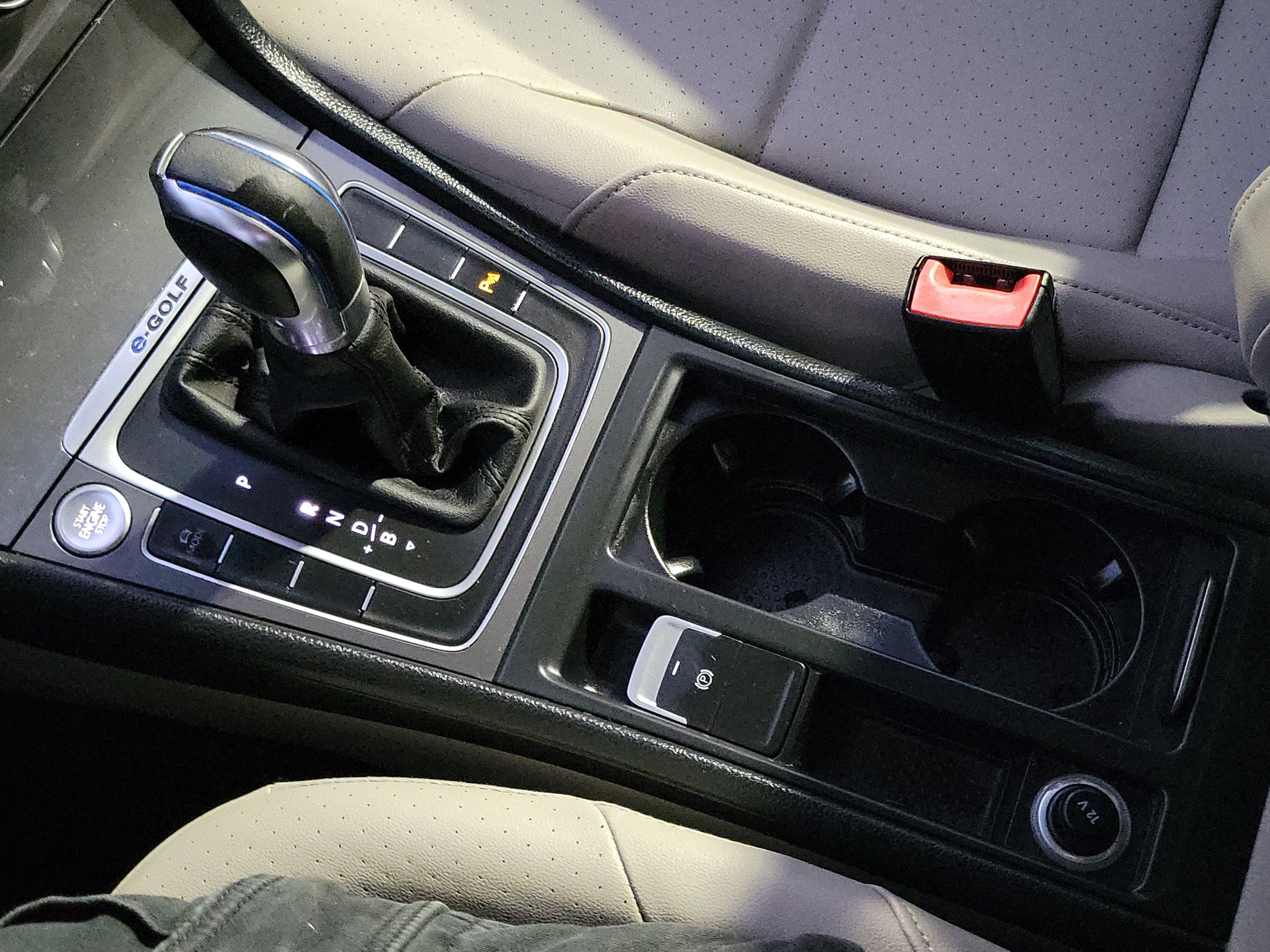 Used 2016 Volkswagen e-Golf SEL Premium image 13