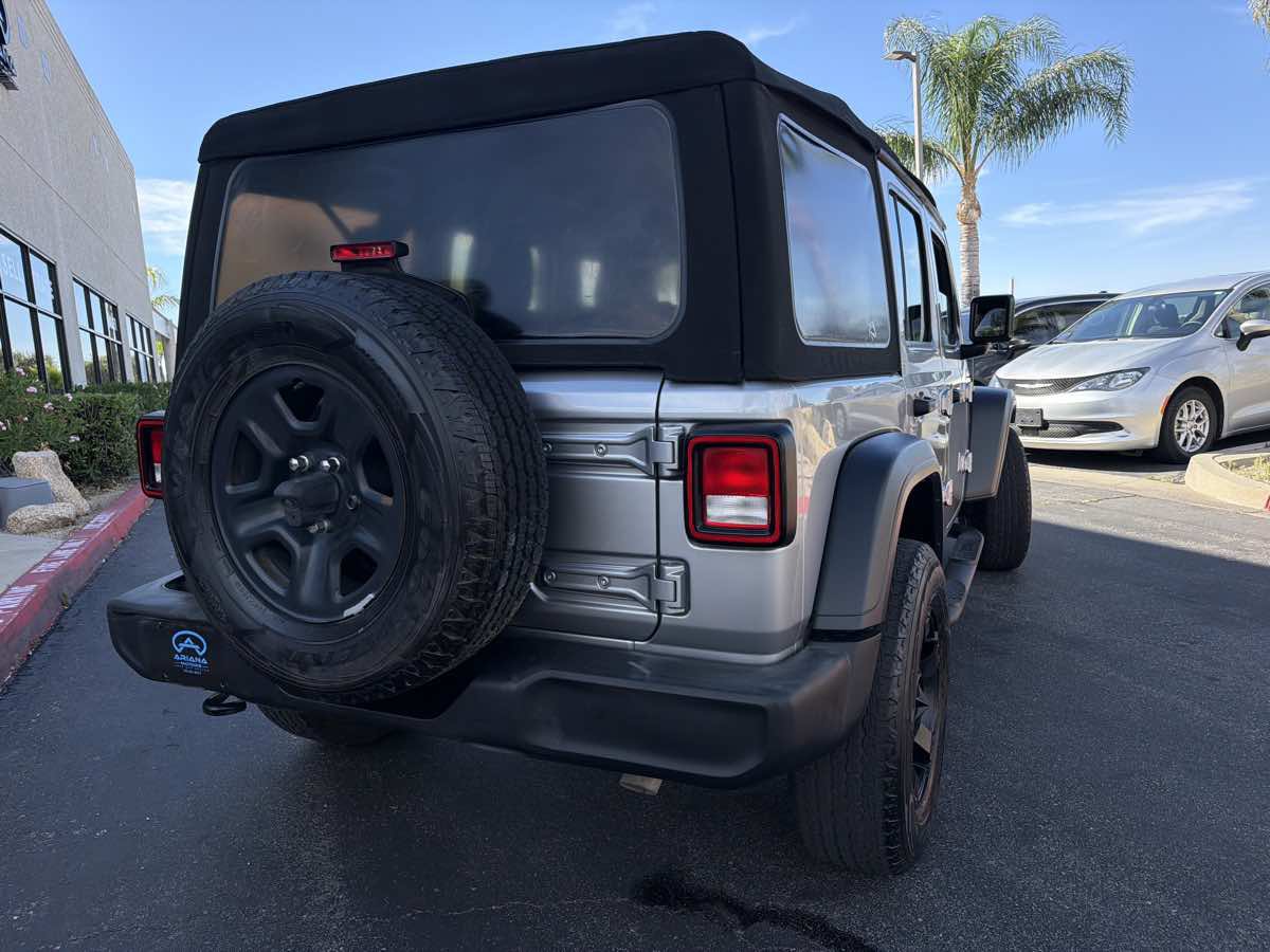 Used 2018 Jeep Wrangler Unlimited Sport AWD/4WD image 5