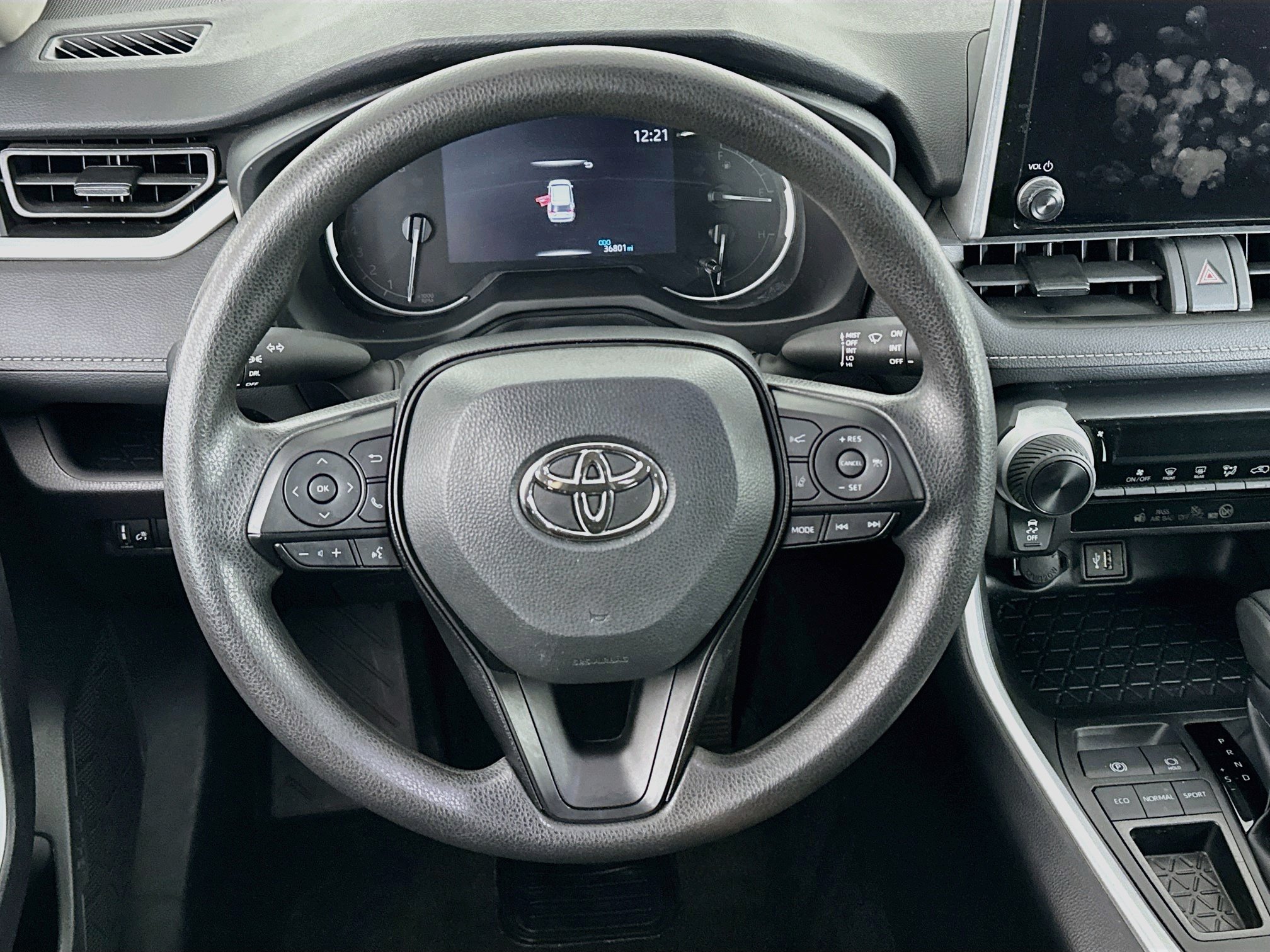 Used 2025 Toyota RAV4 LE FWD image 18