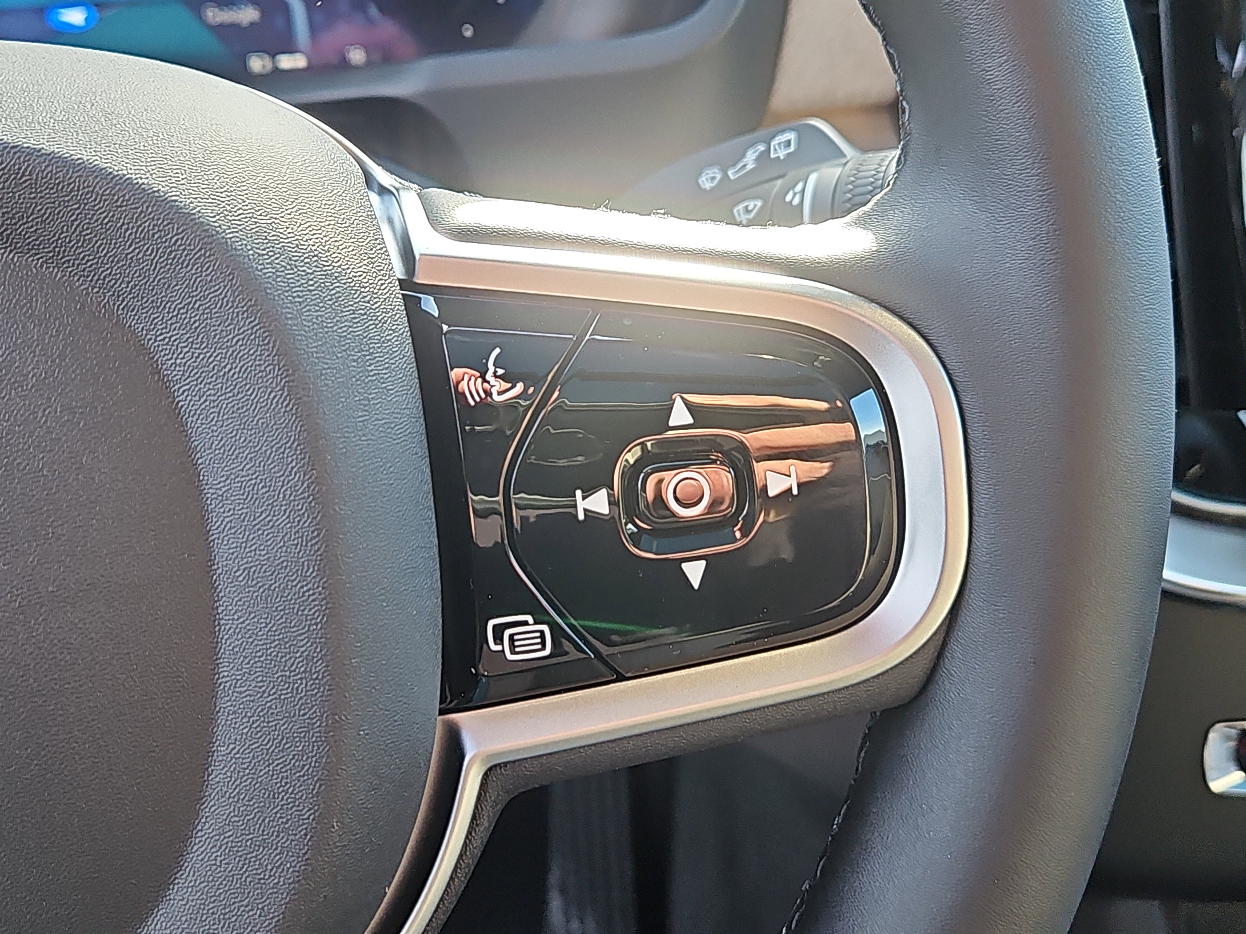 New 2026 Volvo XC90 T8 Ultra image 17