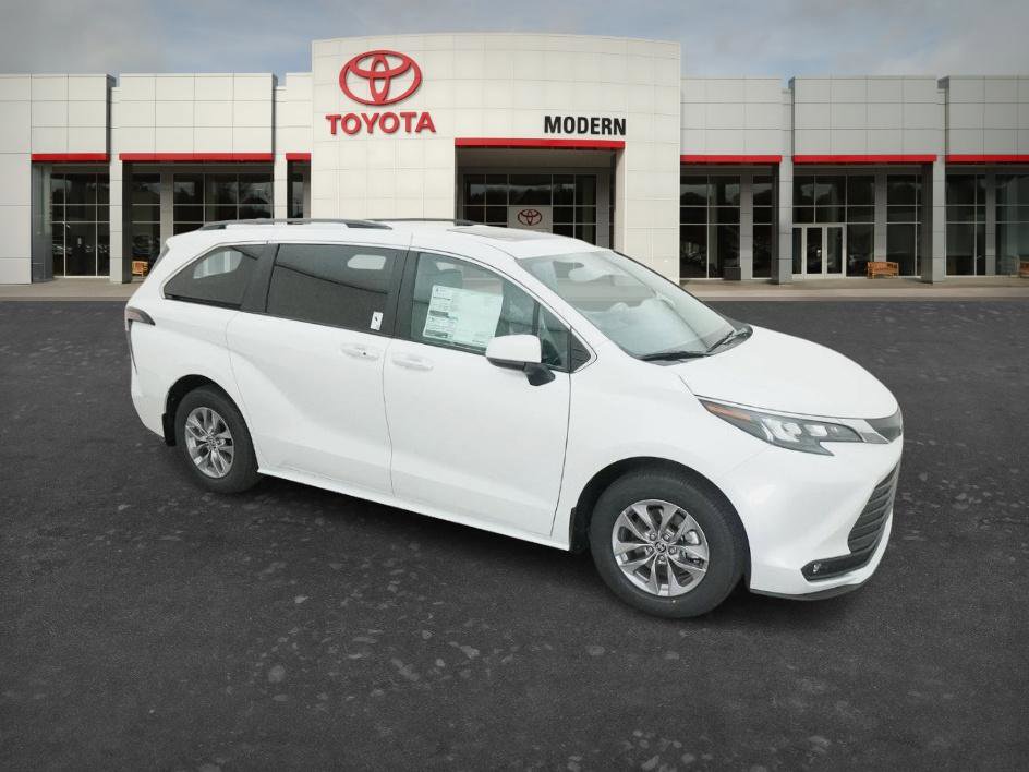 New 2026 Toyota Sienna XLE FWD image 12