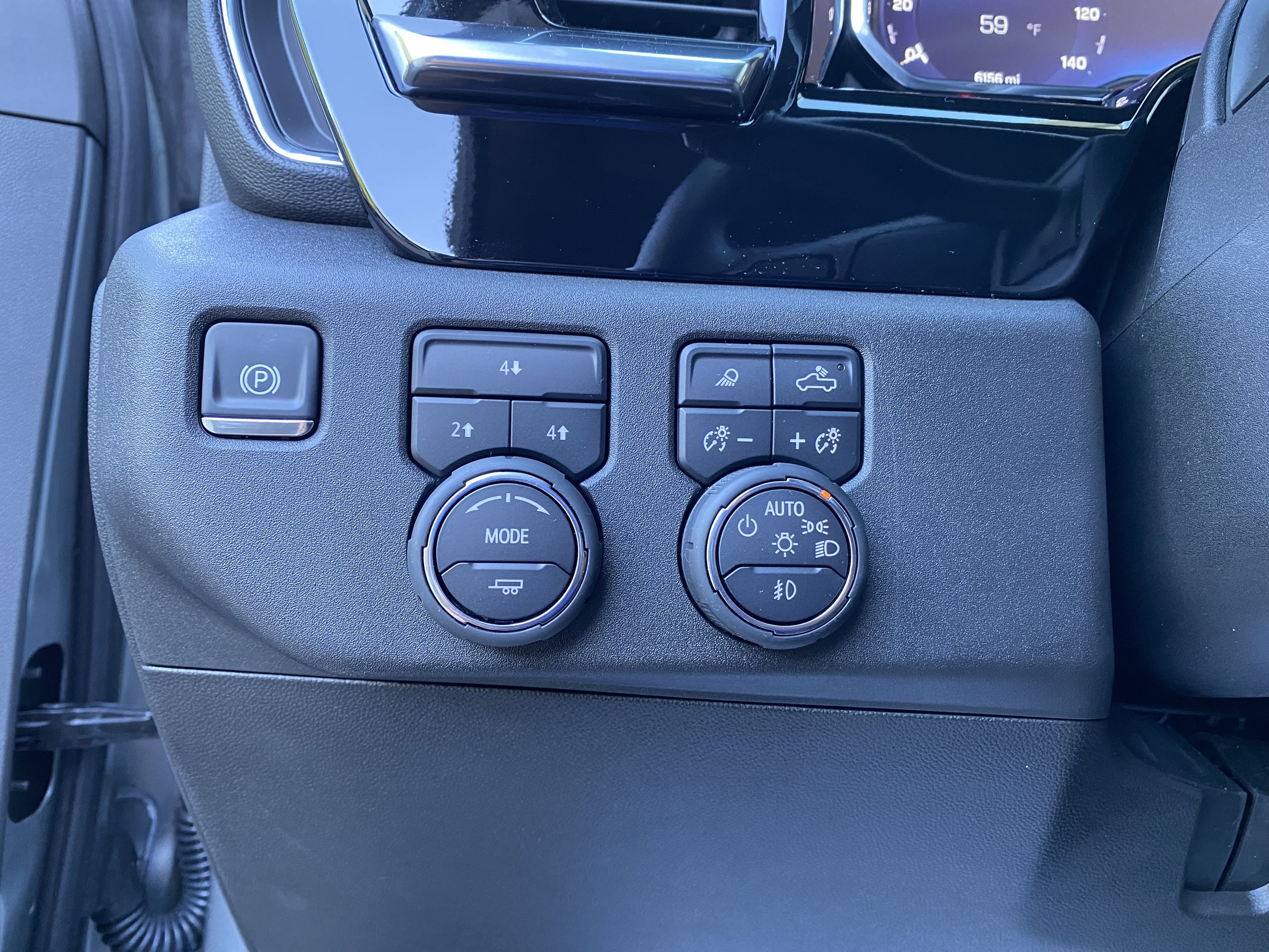 Used 2025 Chevrolet Silverado 2500 LT w/ Safety Package AWD/4WD image 18
