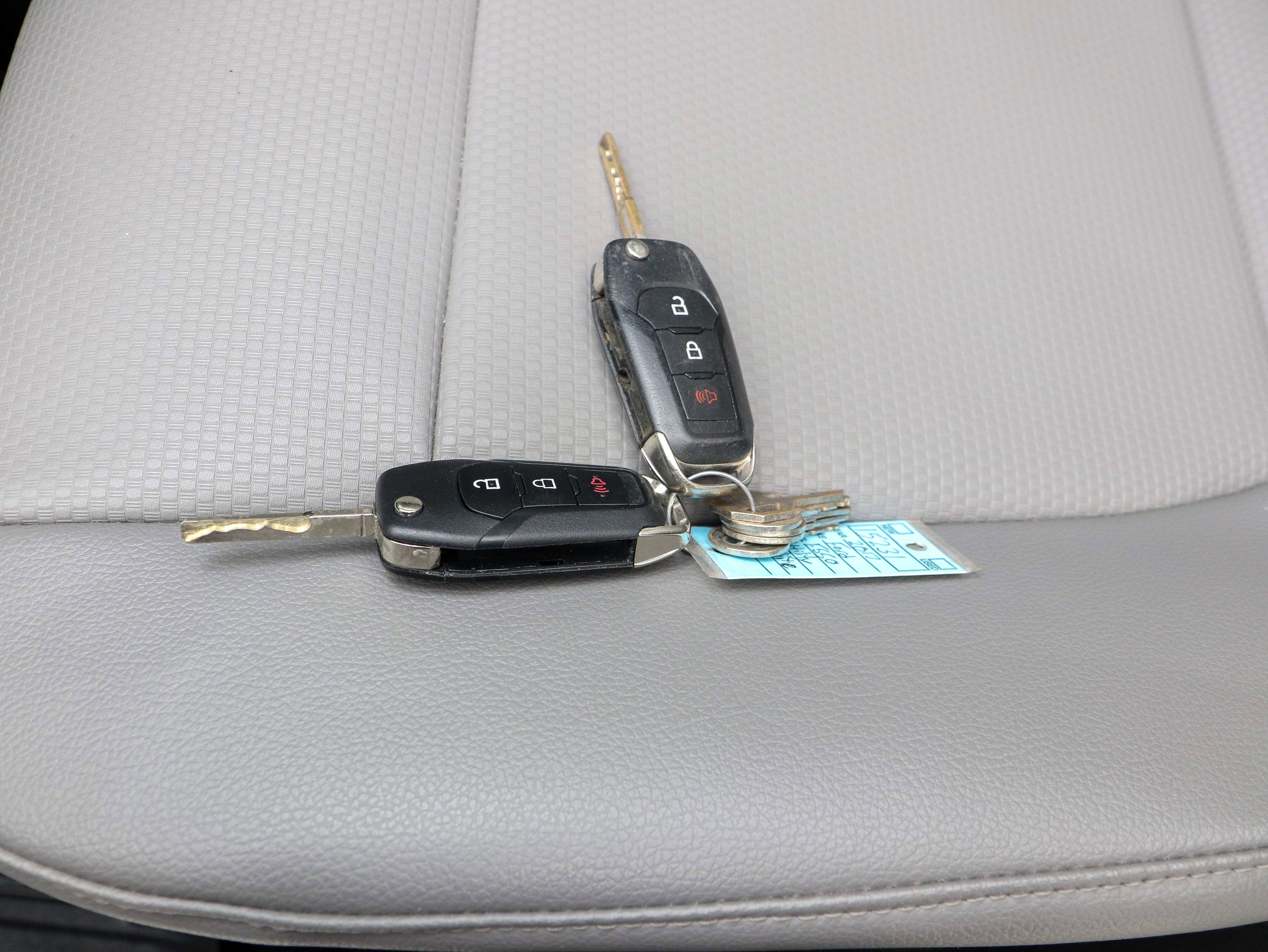 Used 2017 Ford F550 2WD Regular Cab Super Duty image 28