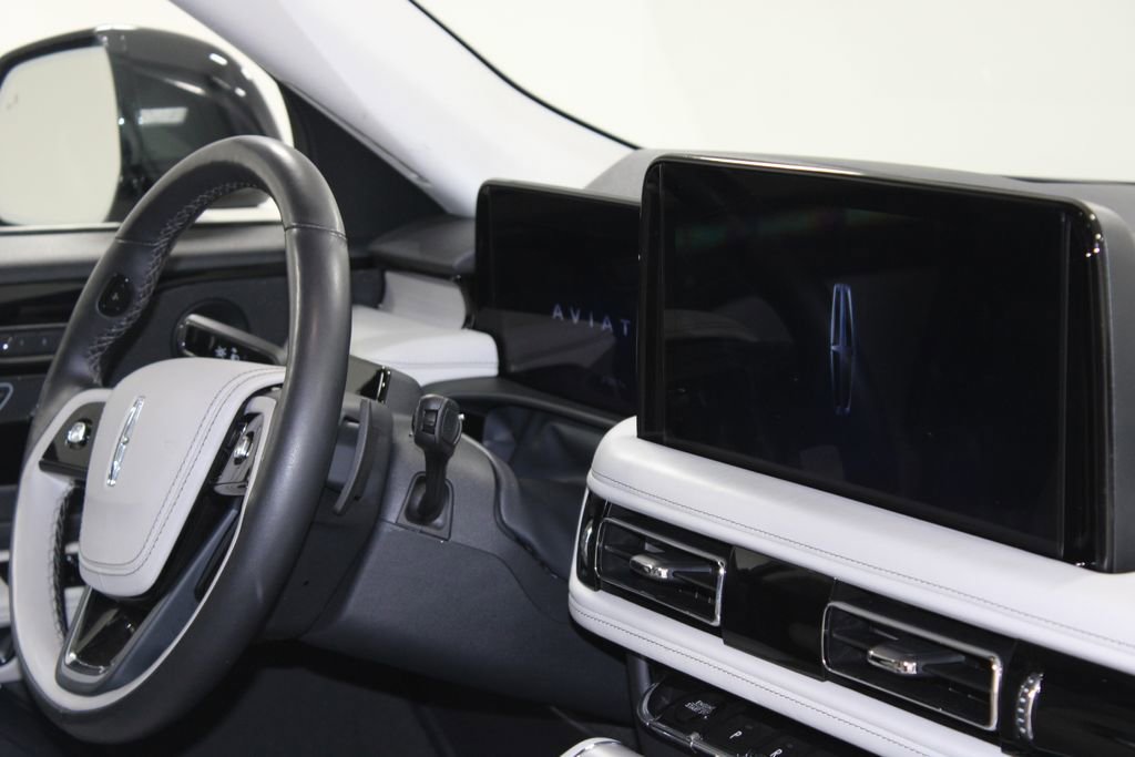 Used 2025 Lincoln Aviator Reserve w/ Illumination Package image 32