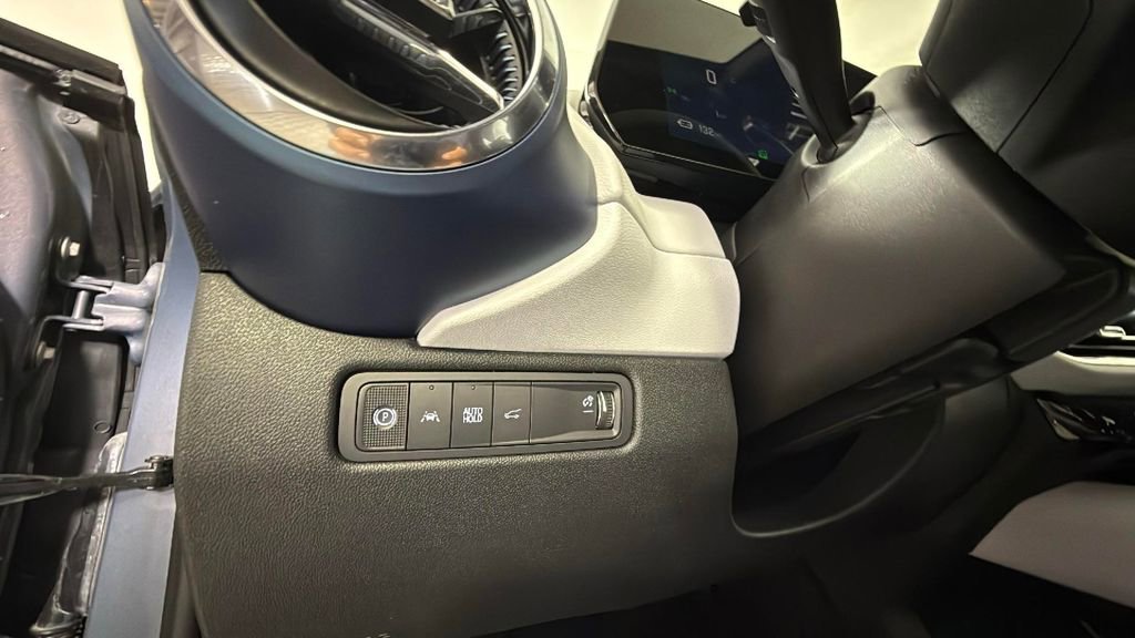 Used 2025 Chevrolet Equinox EV LT image 17