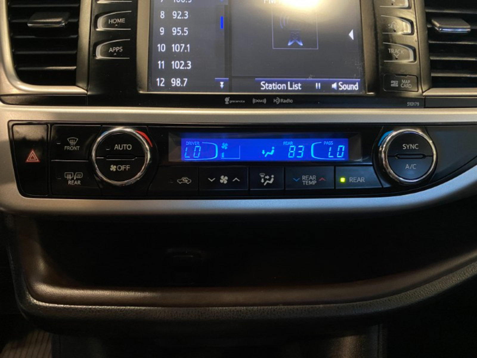 Used 2017 Toyota Highlander XLE AWD/4WD image 42