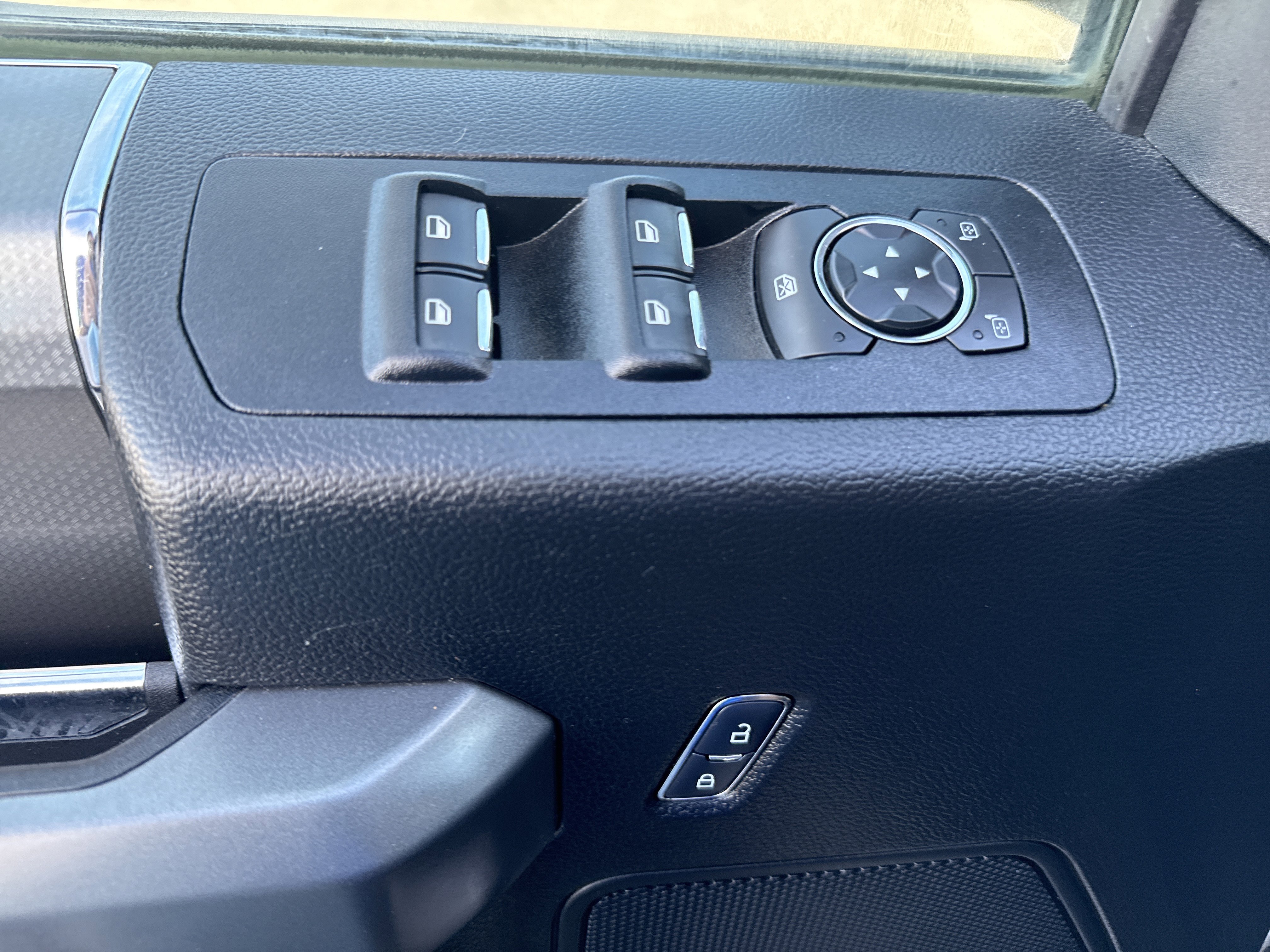 Used 2017 Ford F150 XLT w/ Equipment Group 302A Luxury image 14