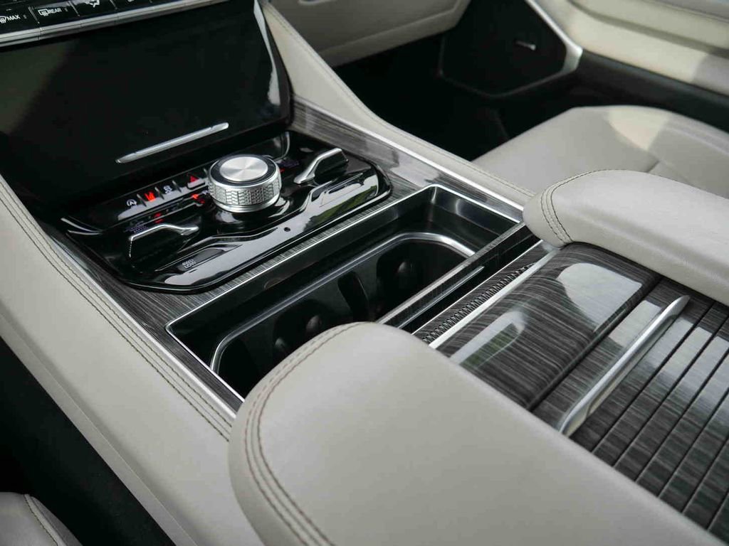 Used 2022 Jeep Wagoneer Series III w/ Flexible Seating Group image 36