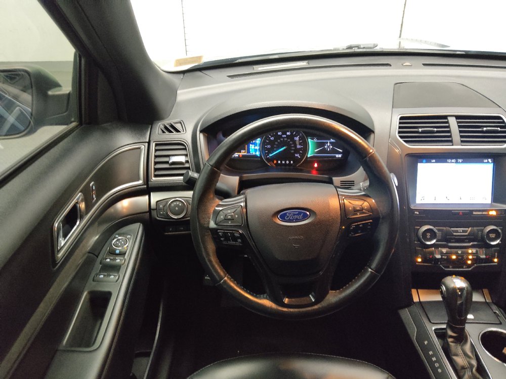 Used 2019 Ford Explorer XLT w/ Equipment Group 202A FWD image 22