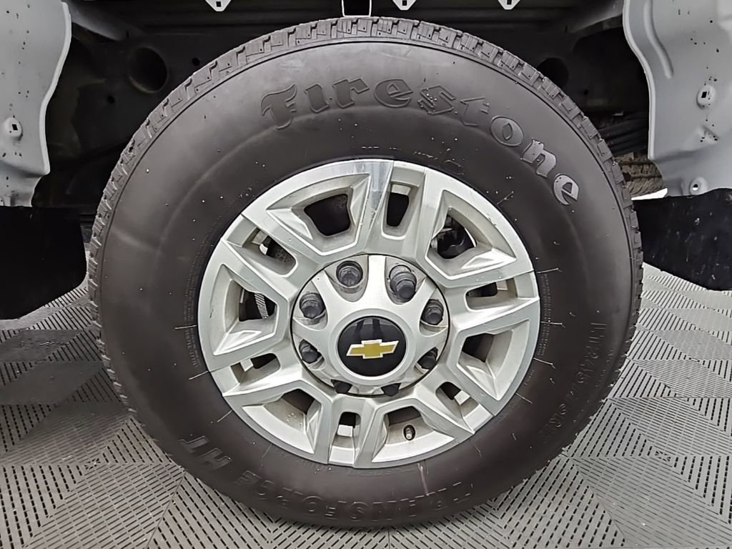 Used 2025 Chevrolet Silverado 2500 LT w/ Convenience Package image 43