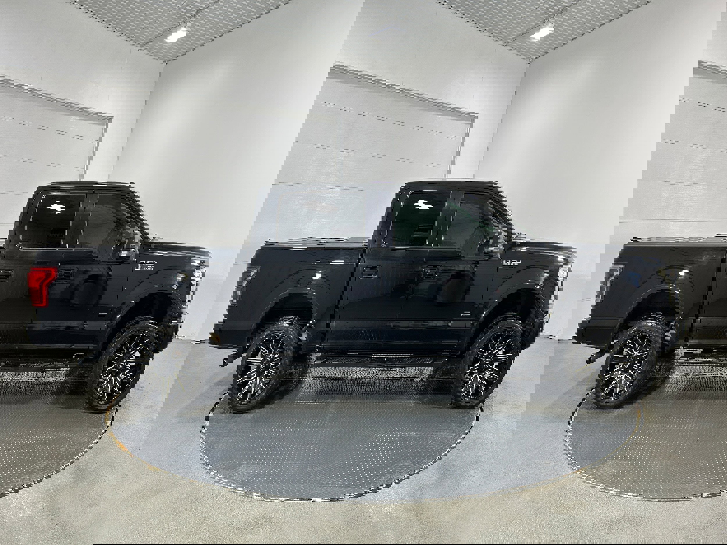 Used 2016 Ford F150 Lariat w/ Equipment Group 502A Luxury image 32