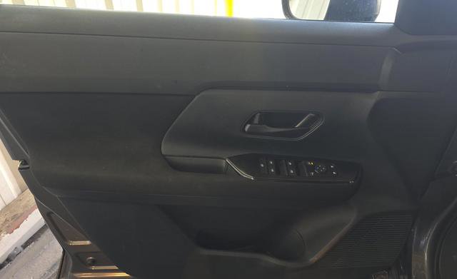 Used 2025 Nissan Kicks S image 7