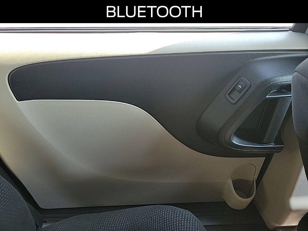 Used 2020 Dodge Grand Caravan SE w/ UConnect Hands-Free Group FWD image 13