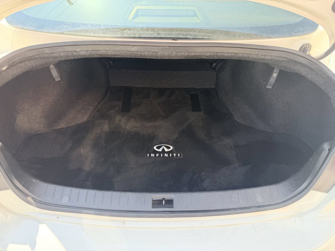 Used 2017 INFINITI Q50 Signature Edition w/ All Weather Package (L93) AWD/4WD image 13