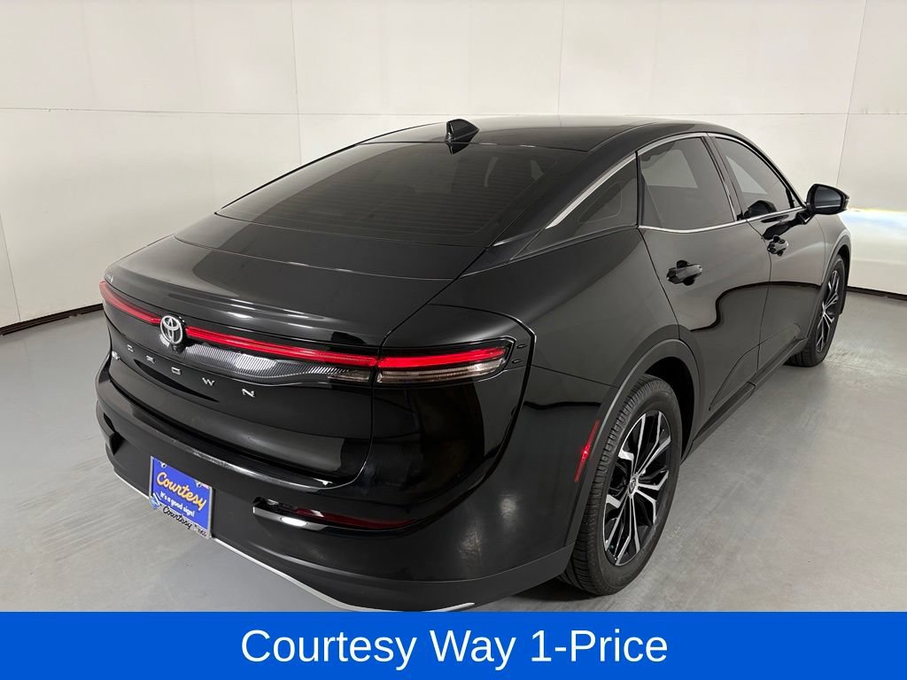 Used 2023 Toyota Crown AWD/4WD image 11