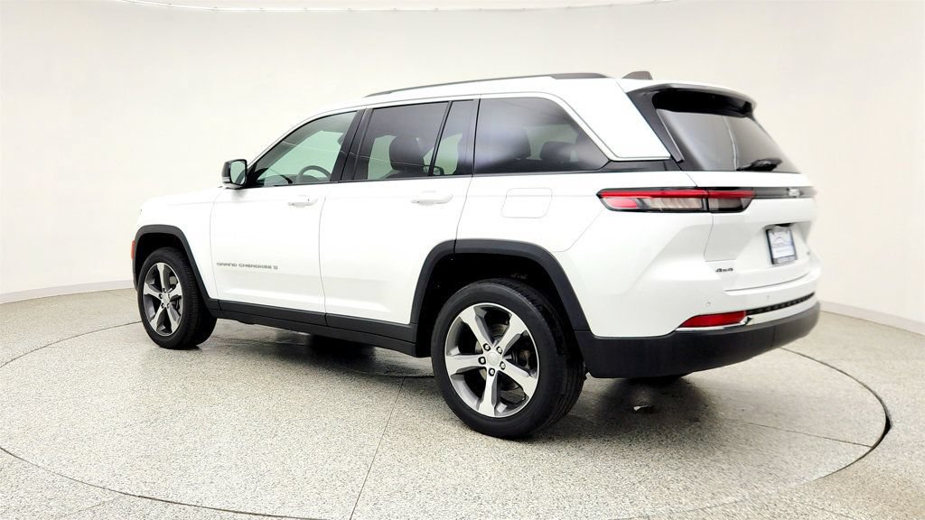 Used 2023 Jeep Grand Cherokee Limited AWD/4WD image 7