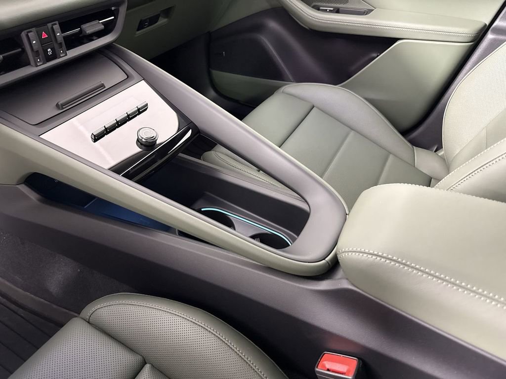 New 2026 Porsche Macan 4 Electric AWD/4WD image 32